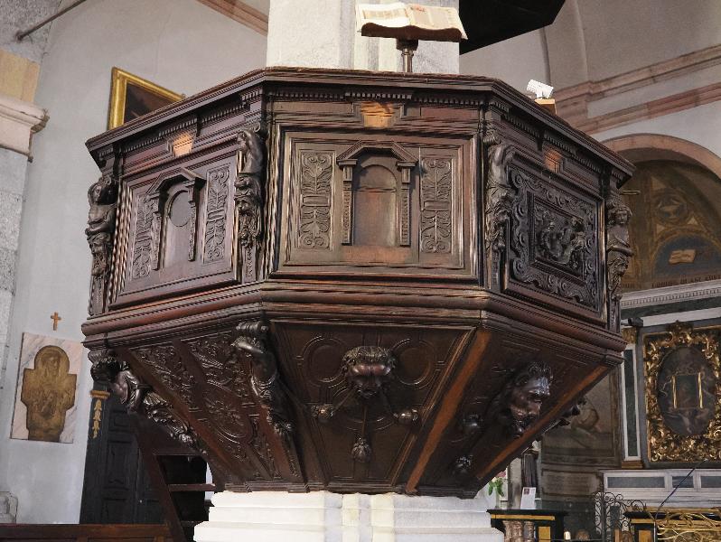 Pallanza, Italy: Church of San Leonardo: pulpit, detail