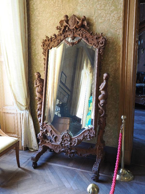 Varenna, Italy: Villa Monastero, Main Room (Master Bedroom): standing mirror