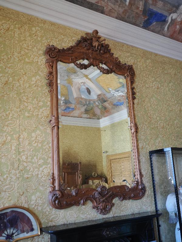 Varenna, Italy: Villa Monastero, Main Room (Master Bedroom): wall mirror