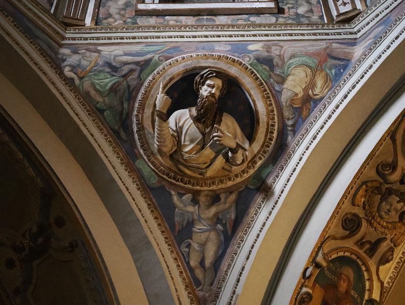 Bellano, Italy: Chiesa di Santa Maria: pendentive