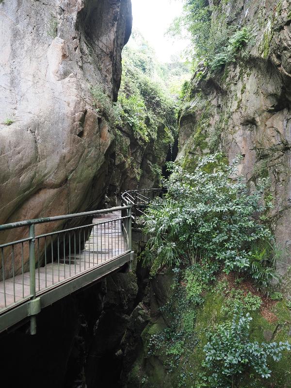 Bellano, Italy: Orrido di Bellano (Bellano Gorge): walkway