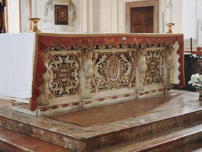 Milan, Italy: Basilica di Santa Maria delle Grazie: altar