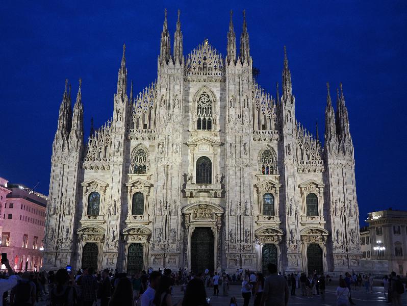 Milan, Italy: Duomo di Milano: view at night
