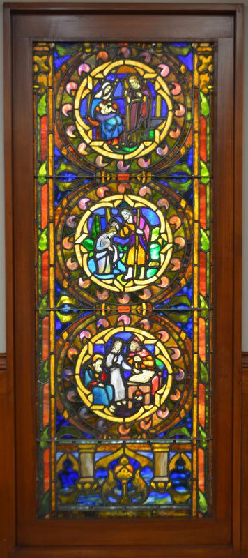 medallion windows, the side panels of the original window