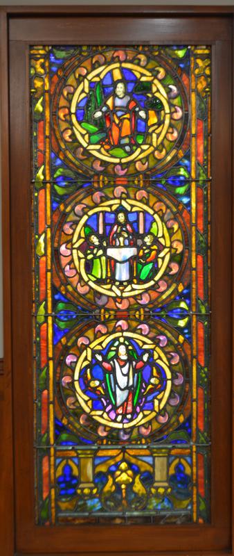 medallion windows, the side panels of the original window