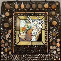 squash window with pebbles